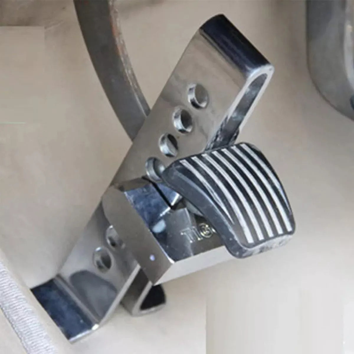 Traba embriague de auto